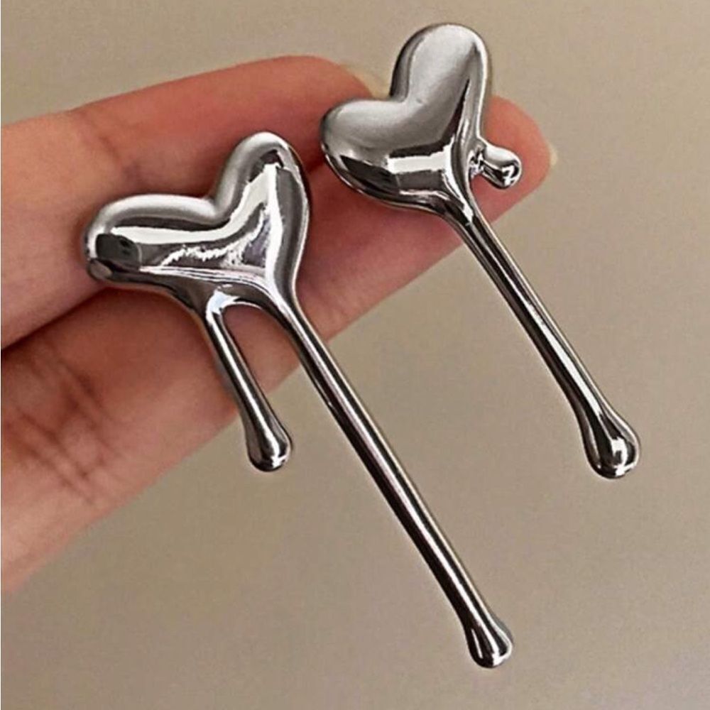 Silver Heart Drop Earrings A1418